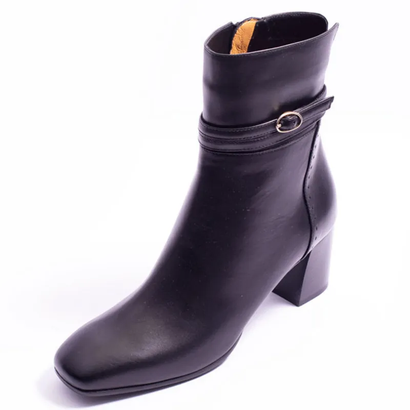 Boots à talon en cuir noir, Maretto