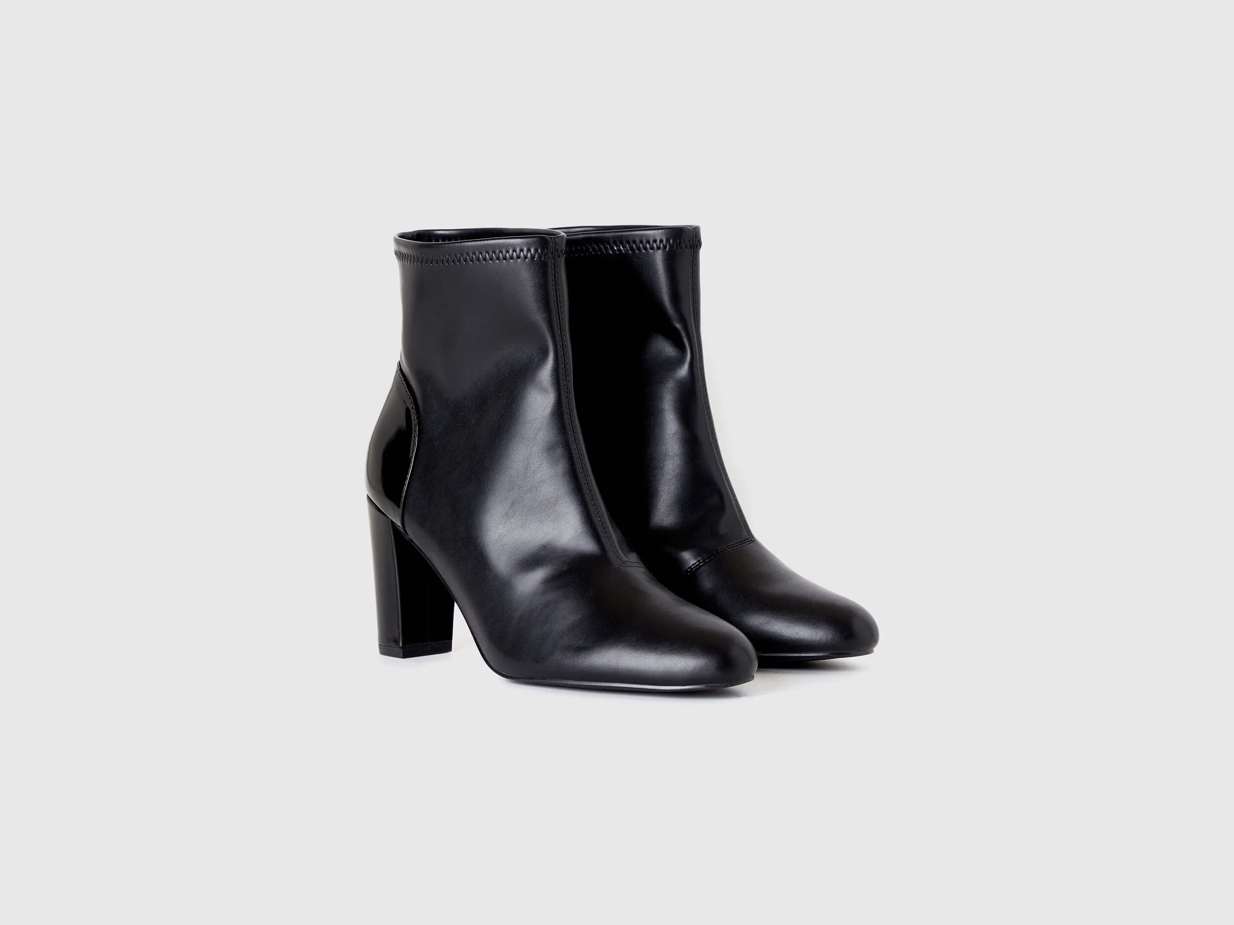 Bottines stretch à talon