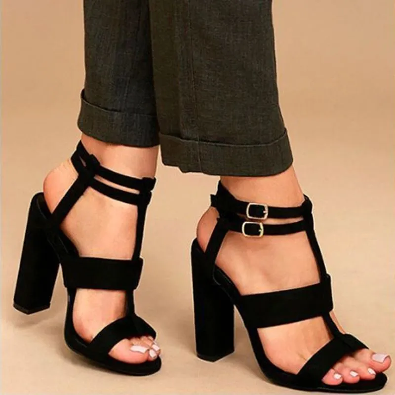 Chaussures Sandales - Talon haut carré - Attaches boucles